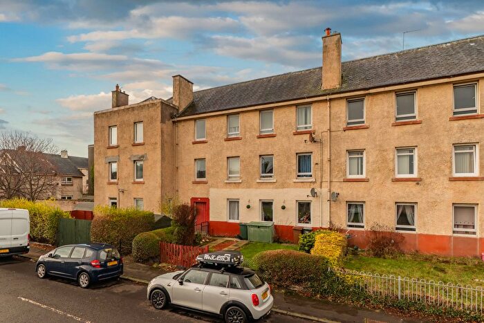 2 Bedroom Flat For Sale In / Wardieburn Drive, Edinburgh, EH5