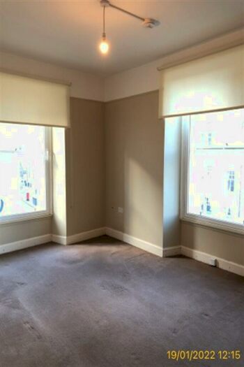 2 Bedroom Flat To Rent In High Street, Edinburgh, High St, EH1