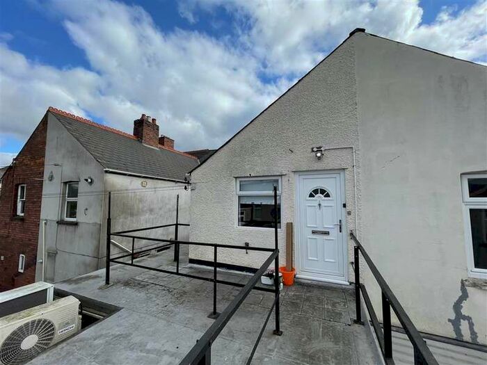 2 Bedroom Flat To Rent In Caerleon Road, Newport, NP19