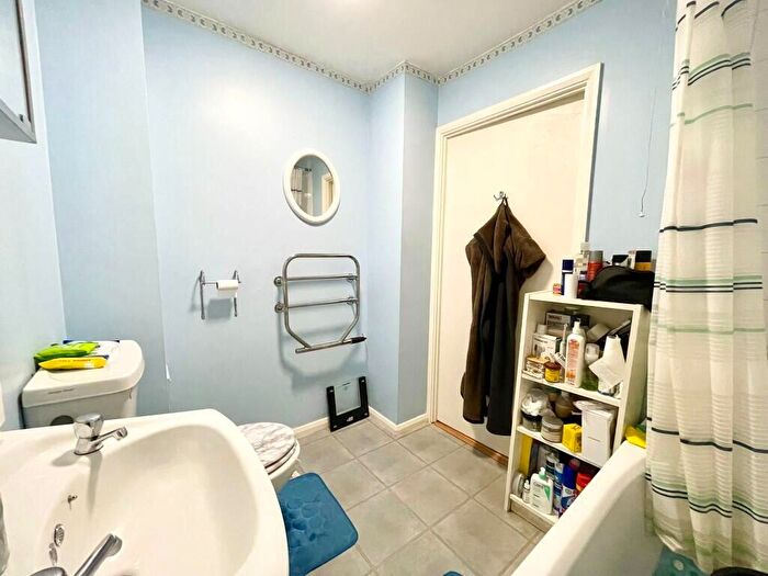 1 Bedroom Apartment For Sale In Polsten Mews, London, Enfield, EN3