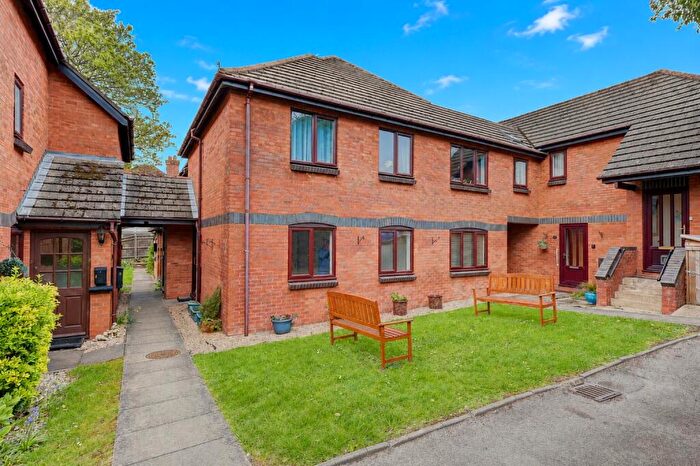 2 Bedroom Apartment For Sale In Longwick Road, Princes Risborough, Buckinghamshire, HP27