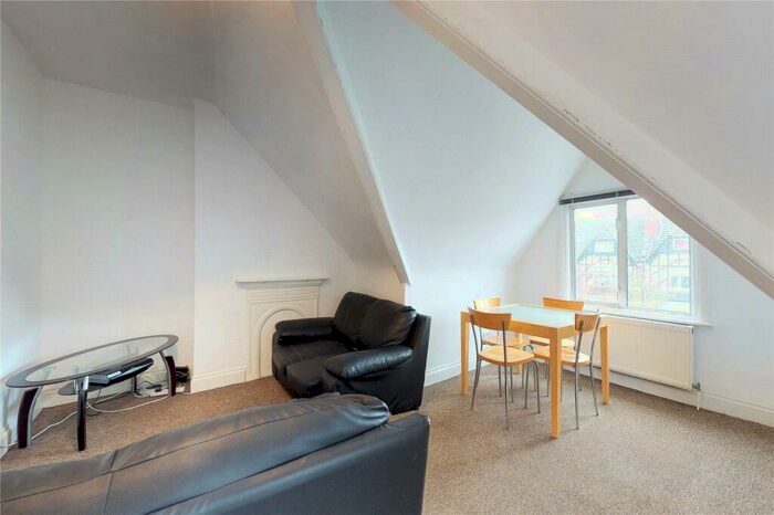 2 Bedroom Flat To Rent In Grosvenor Gardens, Willesden Green, London, NW2