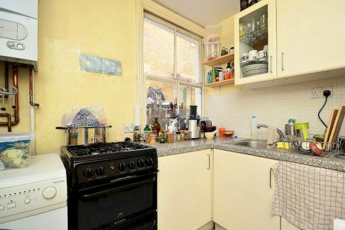 2 Bedroom Flat To Rent In Wingford Road, Brixton, London, SW2