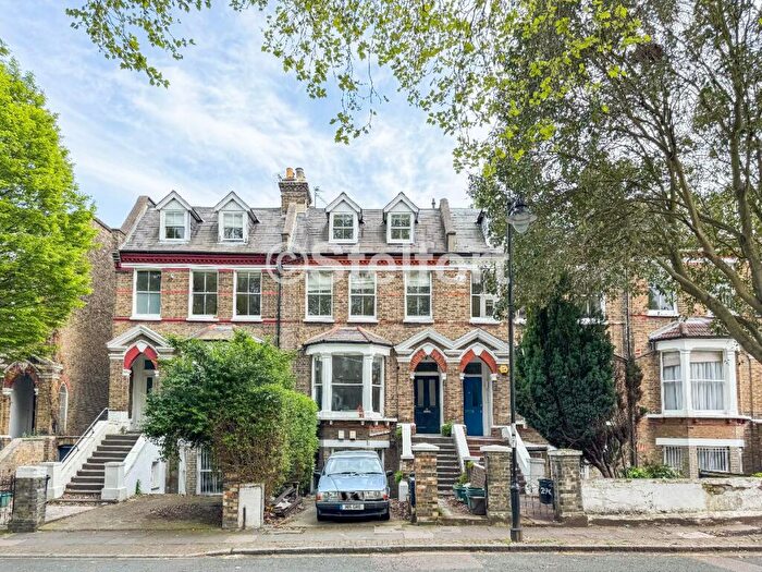 2 Bedroom Flat To Rent In Hartham Road, London, N7