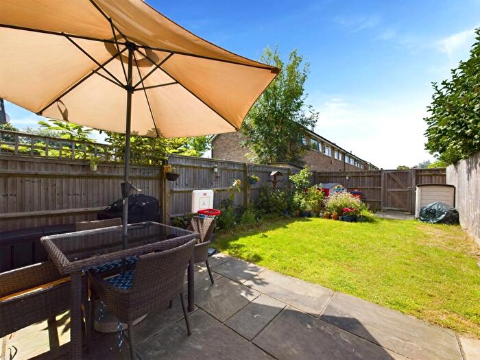 3 Bedroom House For Sale In Chinnor - Open Outlook, OX39