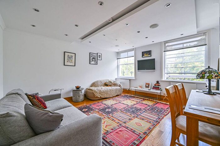 1 Bedroom Flat To Rent In Bloomsbury Square, Bloomsbury, London, WC1A