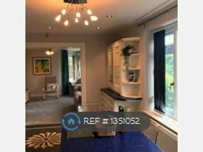 2 Bedroom Flat To Rent In Greenhill, Sheffield, S8