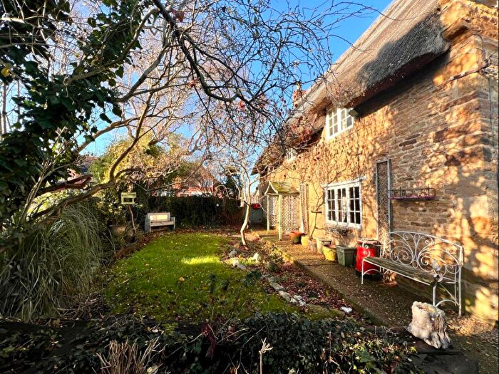 4 Bedroom Cottage For Sale In Orchard Hill, Little Billing, Northampton, NN3