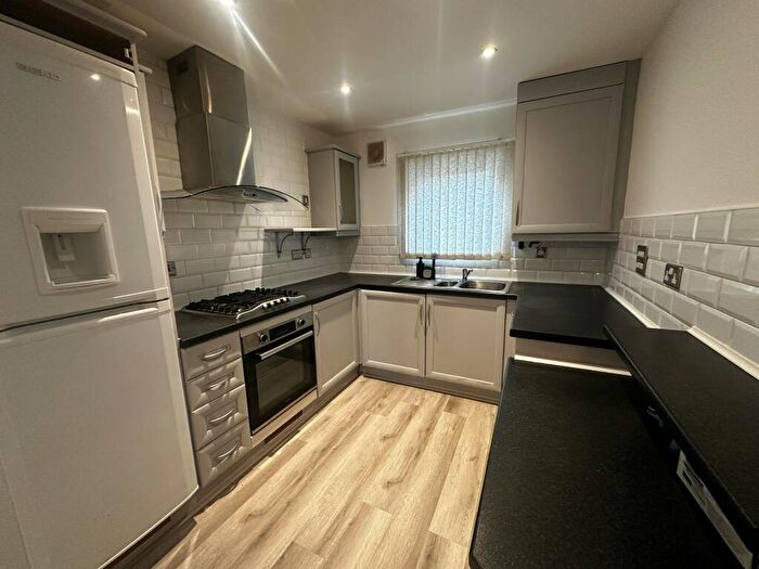 2 Bedroom Flat To Rent In Central, Wharf Road, Sale, Cheshire, M33