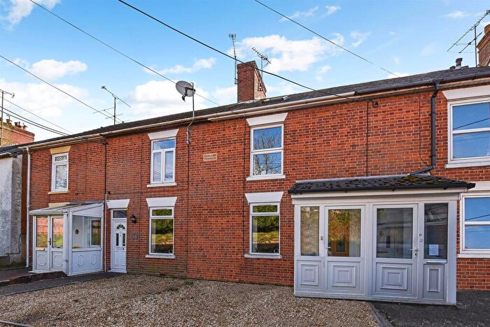 3 Bedroom Terraced House For Sale In Oakland Road, Whitchurch, RG28