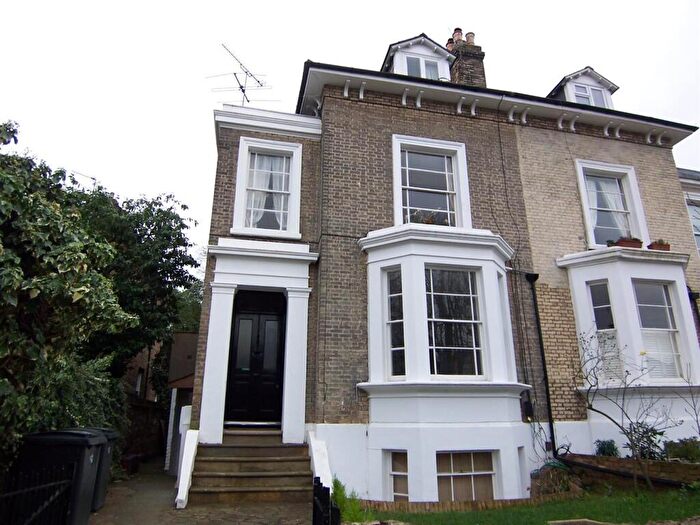 2 Bedroom Apartment To Rent In St Leonards Road, Surbiton, KT6