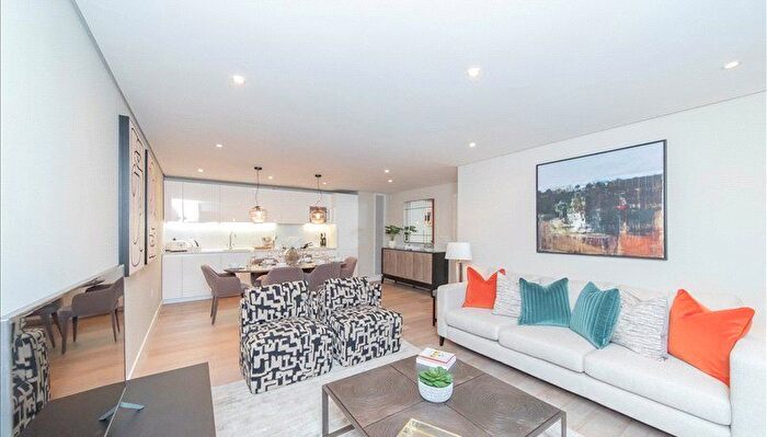 3 Bedroom Flat To Rent In Merchant Square East, London, W2