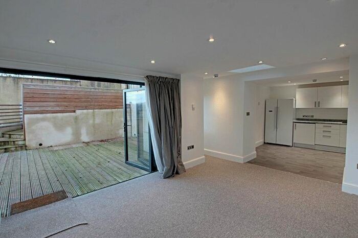 1 Bedroom Flat To Rent In Calton Road, Bath, BA2