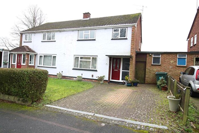 3 Bedroom Semi Detached House For Sale In Warwick Road, Bletchley, Milton Keynes, MK3