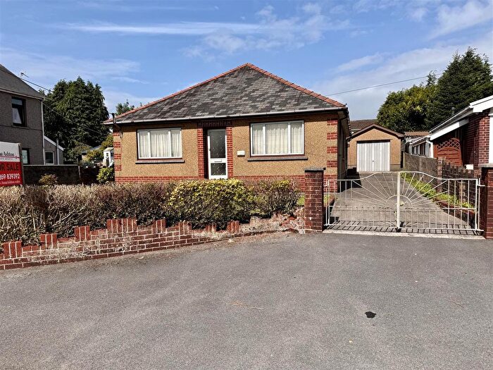2 Bedroom Detached Bungalow For Sale In Blaenau Road, Llandybie, Ammanford, SA18