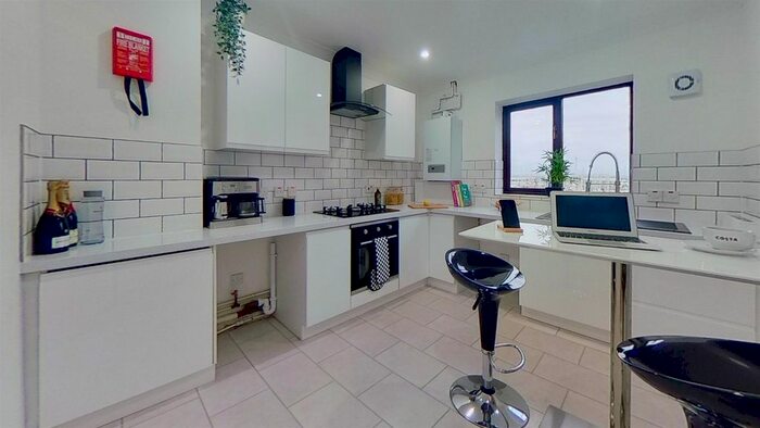 3 Bedroom Flat To Rent In Horse Sands Close, Southsea, PO4