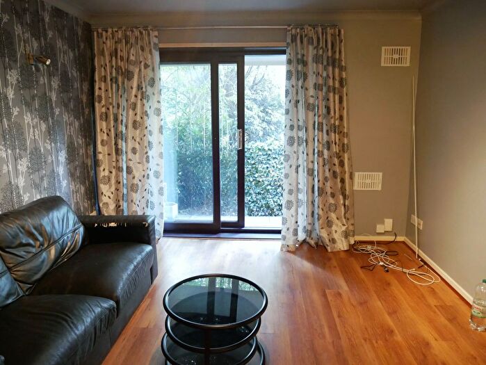 1 Bedroom Flat To Rent In Wells Road, London, W12