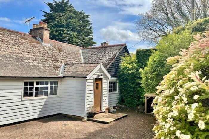 4 Bedroom Cottage To Rent In Bardown Road, Stonegate, Wadhurst, TN5