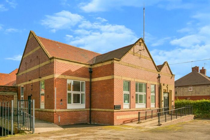1 Bedroom Flat To Rent In Bedroom Property In Ravenscliffe Avenue, Bradford, BD10