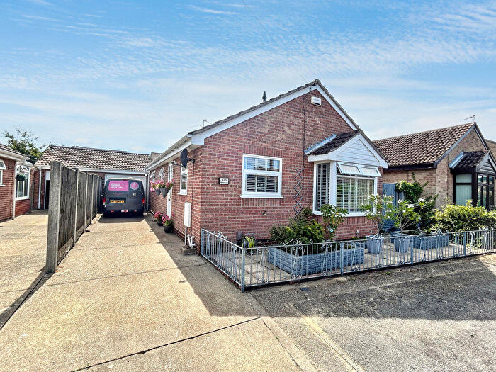 2 Bedroom Detached Bungalow For Sale In Blackbird Close, Bradwell, NR31