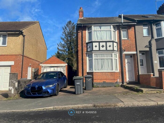 2 Bedroom Semi-Detached House To Rent In St. Winifreds Avenue, Luton, LU3