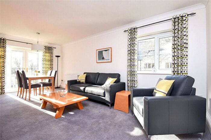 2 Bedroom Apartment To Rent In Grandpont Place, Oxford, OX1