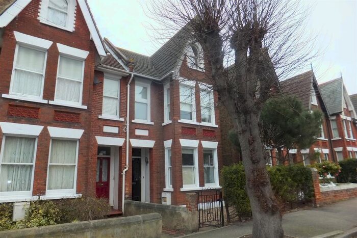 5 Bedroom Property To Rent In Queens Gardens, Herne Bay, CT6