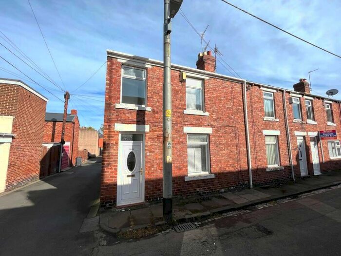 2 Bedroom End Of Terrace House To Rent In Pine Street, Chester Le Street, DH3