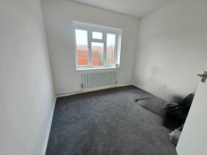 2 Bedroom Flat To Rent In Brighton Road, Worthing, BN11