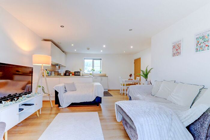 2 Bedroom Flat For Sale In Chequers Avenue, High Wycombe, Buckinghamshire, HP11