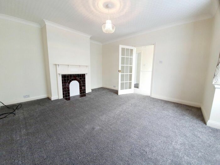 3 Bedroom Bungalow To Rent In Edwards Avenue, Ruislip, HA4