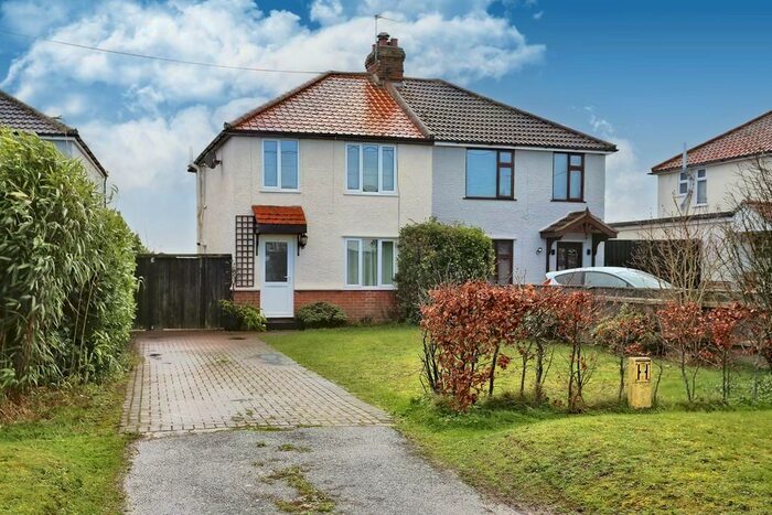 3 Bedroom Semi-Detached House For Sale In Bucklesham Road, Kirton, IP10