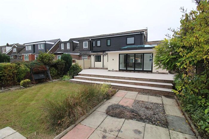 4 Bedroom Semi-Detached House For Sale In Elmwood Close, Over Hulton, Bolton, BL5