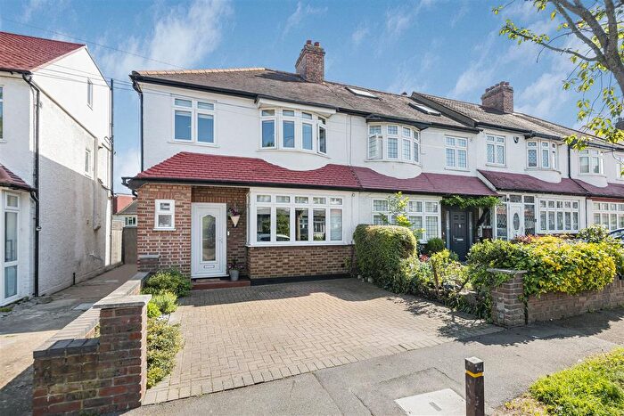 3 Bedroom End Terrace House For Sale In Lymescote Gardens, Sutton, SM1