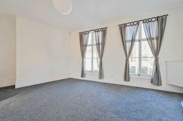 3 Bedroom Maisonette To Rent In Vanbrugh Park, Blackheath, London, SE3