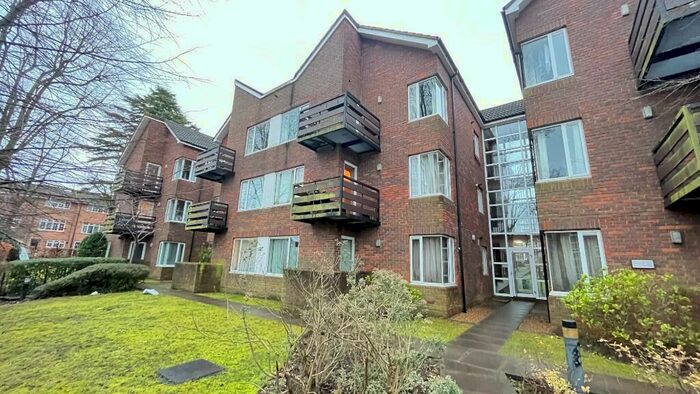 1 Bedroom Apartment To Rent In Cedar Road, Sutton, Surrey, SM2