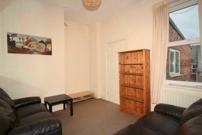 3 Bedroom Flat To Rent In Doncaster Road, Sandyford, NE2