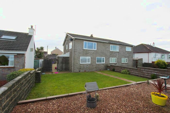 4 Bedroom Semi-Detached House For Sale In Auckland, Lochview Road, Stranraer, DG9