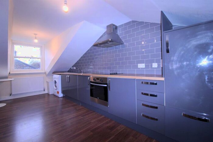 3 Bedroom House To Rent In Urswick Road, London, E9