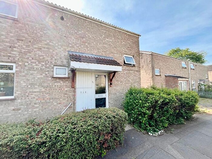 3 Bedroom End Of Terrace House For Sale In The Dell, Woodston, Peterborough, PE2