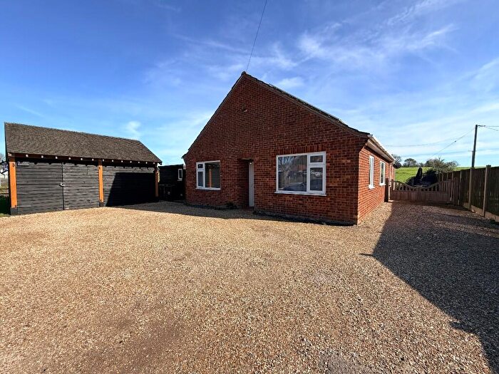 3 Bedroom Detached Bungalow For Sale In The Turnpike, Bunwell, NR16