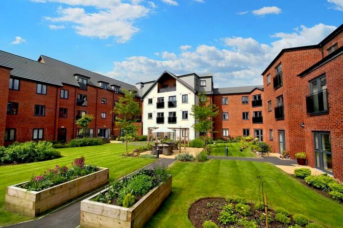 1 Bedroom Flat For Sale In Burlington Gardens, Leyland, PR25