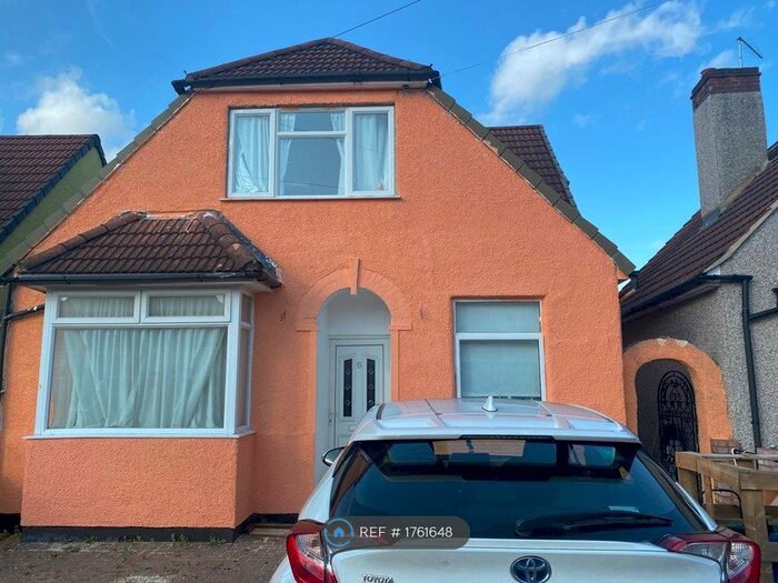 4 Bedroom Detached House To Rent In Hamilton Crescent, Hounslow, TW3