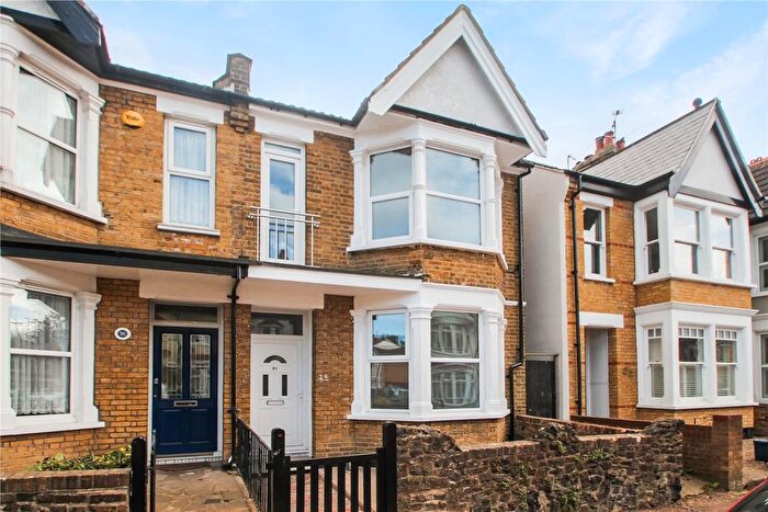 3 Bedroom Property To Rent In Pall Mall, Essex, SS9