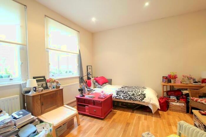 Studio To Rent In Eburne Rd, Holloway, N7