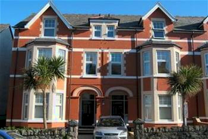 2 Bedroom Flat To Rent In Hawarden Road, Colwyn Bay, LL29
