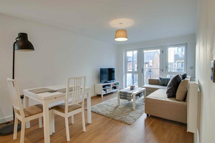 1 Bedroom Flat For Sale In Kilby House, Gambit Avenue Oakgrove, Milton Keynes, London, MK10