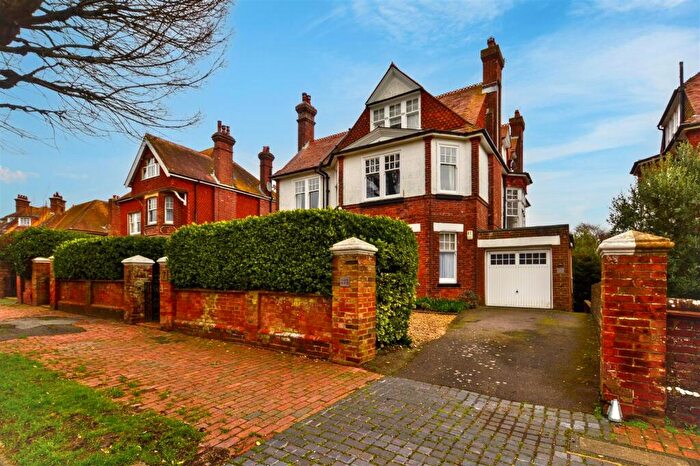 2 Bedroom Flat To Rent In Milnthorpe Road, Eastbourne, BN20