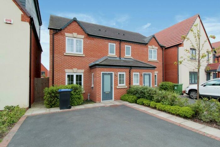 3 Bedroom Semi-Detached House To Rent In Jubilee Way, Bishops Tachbrook, Leamington Spa, CV33