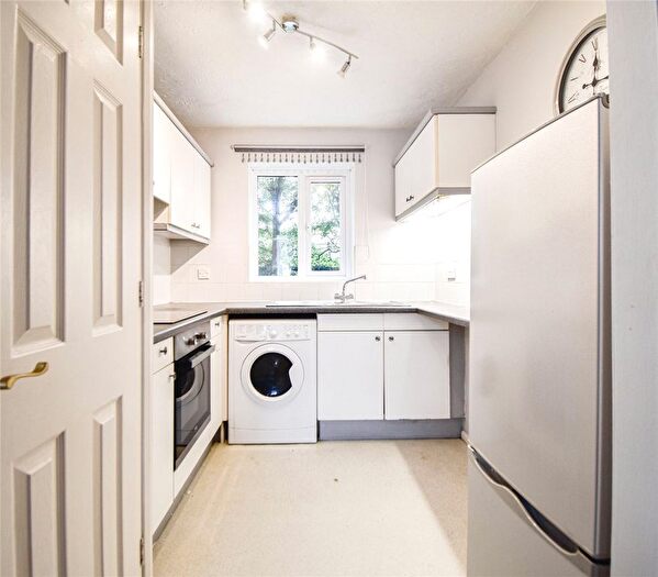 1 Bedroom Studio To Rent In Lucerne Close, Cambridge, CB1